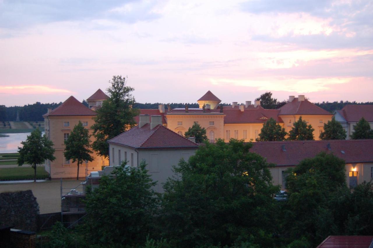 Loggiahaus Am Schloss, 5 Ferienwohnungen, Teils Mit Schloss- Und Seeblick Rheinsberg Exterior photo