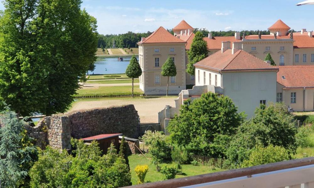 Loggiahaus Am Schloss, 5 Ferienwohnungen, Teils Mit Schloss- Und Seeblick Rheinsberg Exterior photo